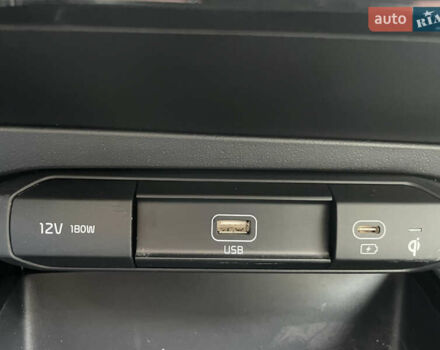 Білий Кіа Niro, об'ємом двигуна 1.6 л та пробігом 15 тис. км за 25900 $, фото 26 на Automoto.ua