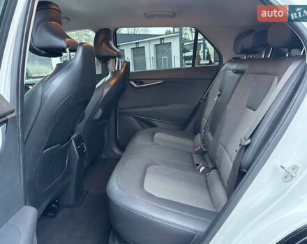 Білий Кіа Niro, об'ємом двигуна 0 л та пробігом 49 тис. км за 21500 $, фото 35 на Automoto.ua