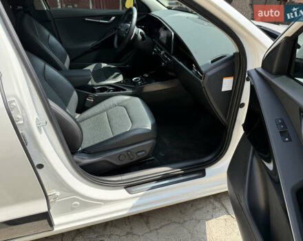 Киа Niro 2023 в Умани на Automoto.ua Белый Киа Niro, объемом двигателя 0 л и пробегом 83 тыс. км за 24600 $, фото 31 на Automoto.ua