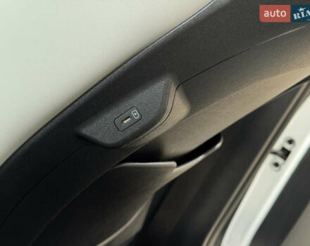 Білий Кіа Niro, об'ємом двигуна 0 л та пробігом 85 тис. км за 26899 $, фото 169 на Automoto.ua