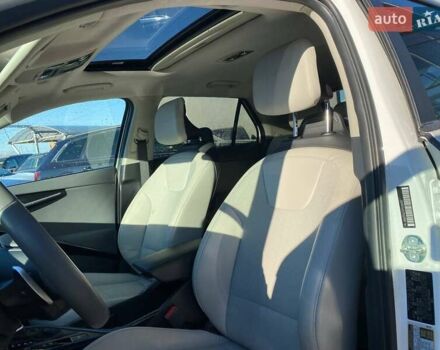 Білий Кіа Niro, об'ємом двигуна 1.6 л та пробігом 19 тис. км за 22900 $, фото 20 на Automoto.ua