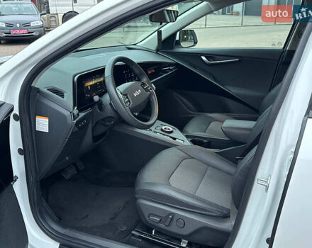 Білий Кіа Niro, об'ємом двигуна 0 л та пробігом 49 тис. км за 21500 $, фото 26 на Automoto.ua