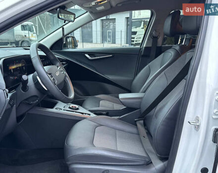 Білий Кіа Niro, об'ємом двигуна 0 л та пробігом 49 тис. км за 21500 $, фото 25 на Automoto.ua