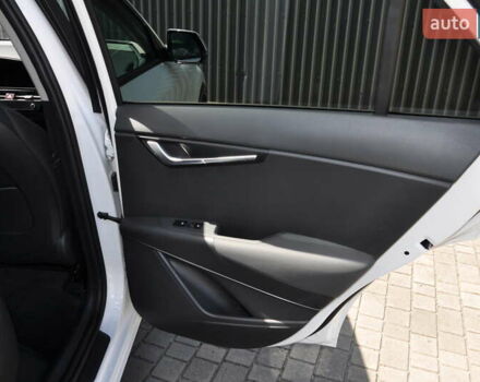 Білий Кіа Niro, об'ємом двигуна 0 л та пробігом 4 тис. км за 24500 $, фото 28 на Automoto.ua