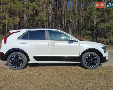 Белый Киа Niro, объемом двигателя 0 л и пробегом 64 тыс. км за 22000 $, фото 2 на Automoto.ua