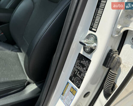 Киа Niro 2023 в Умани на Automoto.ua Белый Киа Niro, объемом двигателя 0 л и пробегом 83 тыс. км за 24600 $, фото 40 на Automoto.ua