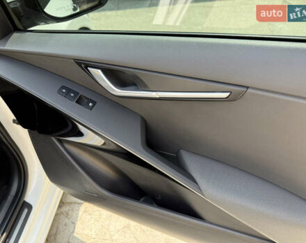 Киа Niro 2023 в Умани на Automoto.ua Белый Киа Niro, объемом двигателя 0 л и пробегом 83 тыс. км за 24600 $, фото 34 на Automoto.ua