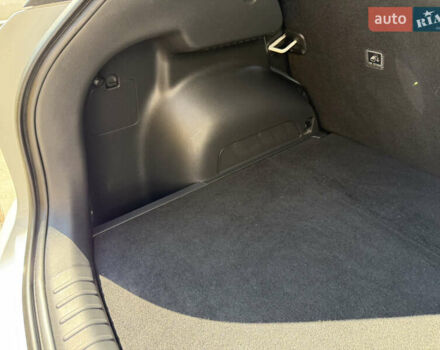 Киа Niro 2023 в Умани на Automoto.ua Белый Киа Niro, объемом двигателя 0 л и пробегом 83 тыс. км за 24600 $, фото 22 на Automoto.ua