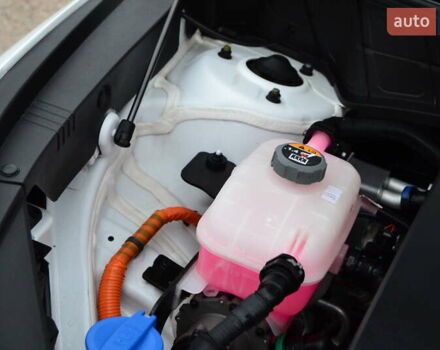 Белый Киа Niro, объемом двигателя 0 л и пробегом 33 тыс. км за 27999 $, фото 117 на Automoto.ua