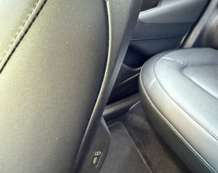 Киа Niro 2023 в Умани на Automoto.ua Белый Киа Niro, объемом двигателя 0 л и пробегом 83 тыс. км за 24600 $, фото 77 на Automoto.ua