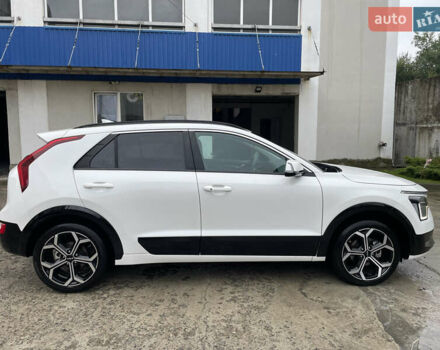 Білий Кіа Niro, об'ємом двигуна 1.6 л та пробігом 15 тис. км за 25900 $, фото 4 на Automoto.ua