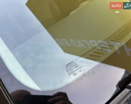 Белый Киа Niro, объемом двигателя 0 л и пробегом 120 тыс. км за 20000 $, фото 41 на Automoto.ua