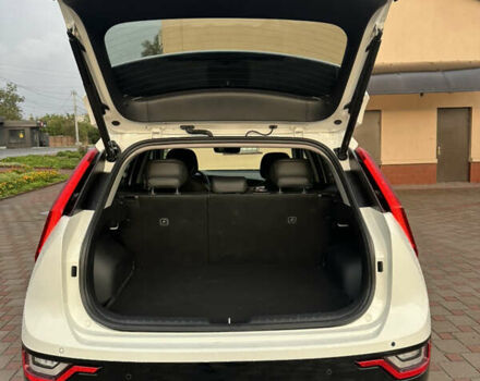 Кіа Niro 2023 у Києві на Automoto.ua Білий Кіа Niro, об'ємом двигуна 0 л та пробігом 1 тис. км за 27999 $, фото 8 на Automoto.ua