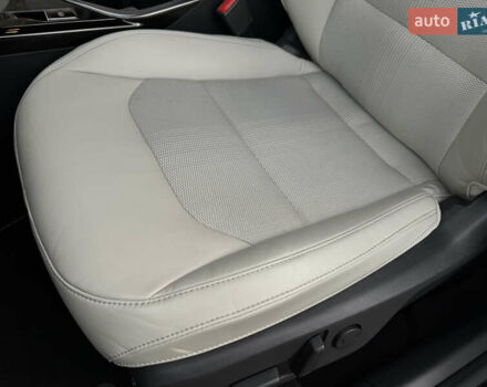 Білий Кіа Niro, об'ємом двигуна 0 л та пробігом 85 тис. км за 26899 $, фото 104 на Automoto.ua