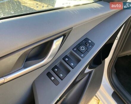 Білий Кіа Niro, об'ємом двигуна 1.6 л та пробігом 19 тис. км за 22900 $, фото 11 на Automoto.ua