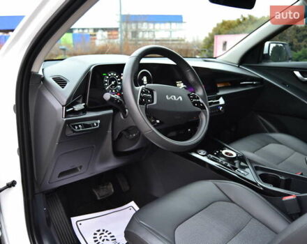 Белый Киа Niro, объемом двигателя 0 л и пробегом 33 тыс. км за 27999 $, фото 90 на Automoto.ua