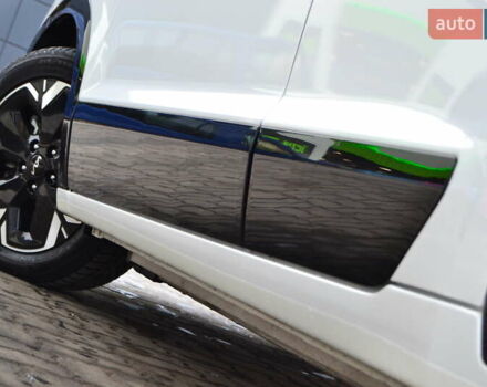 Белый Киа Niro, объемом двигателя 0 л и пробегом 33 тыс. км за 27999 $, фото 42 на Automoto.ua