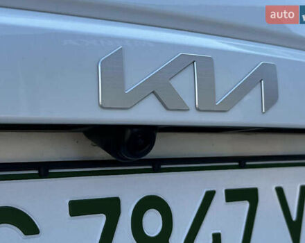 Білий Кіа Niro, об'ємом двигуна 0 л та пробігом 27 тис. км за 18700 $, фото 11 на Automoto.ua