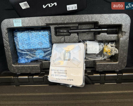 Киа Niro 2023 в Умани на Automoto.ua Белый Киа Niro, объемом двигателя 0 л и пробегом 83 тыс. км за 24600 $, фото 27 на Automoto.ua