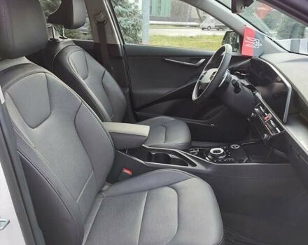 Білий Кіа Niro, об'ємом двигуна 0 л та пробігом 17 тис. км за 32000 $, фото 12 на Automoto.ua
