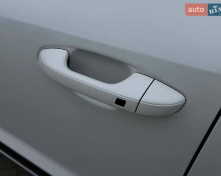 Білий Кіа Niro, об'ємом двигуна 0 л та пробігом 49 тис. км за 21500 $, фото 28 на Automoto.ua