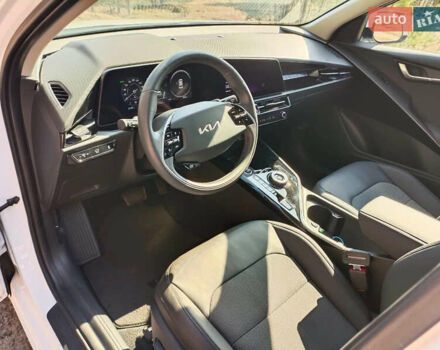 Белый Киа Niro, объемом двигателя 0 л и пробегом 64 тыс. км за 22000 $, фото 9 на Automoto.ua