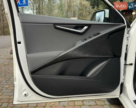 Білий Кіа Niro, об'ємом двигуна 0 л та пробігом 85 тис. км за 26899 $, фото 99 на Automoto.ua