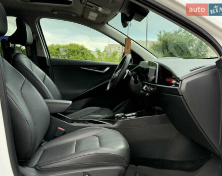 Киа Niro 2023 в Дрогобыче на Automoto.ua Белый Киа Niro, объемом двигателя 0 л и пробегом 57 тыс. км за 23850 $, фото 83 на Automoto.ua