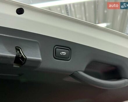 Белый Киа Niro, объемом двигателя 0 л и пробегом 44 тыс. км за 29759 $, фото 35 на Automoto.ua