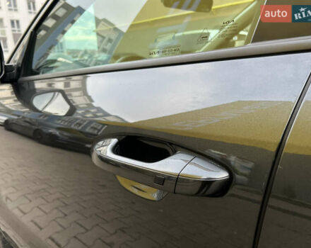 Белый Киа Niro, объемом двигателя 0 л и пробегом 120 тыс. км за 20000 $, фото 42 на Automoto.ua