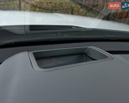 Білий Кіа Niro, об'ємом двигуна 0 л та пробігом 85 тис. км за 26899 $, фото 125 на Automoto.ua