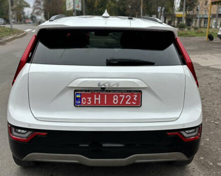 Киа Niro 2023 в Черкассах на Automoto.ua Белый Киа Niro, объемом двигателя 0 л и пробегом 81 тыс. км за 27400 $, фото 4 на Automoto.ua