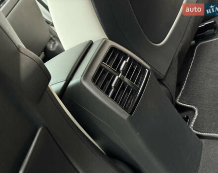 Білий Кіа Niro, об'ємом двигуна 0 л та пробігом 85 тис. км за 26899 $, фото 168 на Automoto.ua