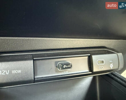 Киа Niro 2023 в Умани на Automoto.ua Белый Киа Niro, объемом двигателя 0 л и пробегом 83 тыс. км за 24600 $, фото 74 на Automoto.ua