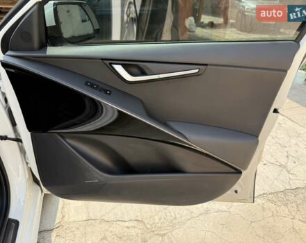 Киа Niro 2023 в Умани на Automoto.ua Белый Киа Niro, объемом двигателя 0 л и пробегом 83 тыс. км за 24600 $, фото 32 на Automoto.ua