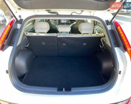 Білий Кіа Niro, об'ємом двигуна 1.6 л та пробігом 19 тис. км за 22900 $, фото 27 на Automoto.ua