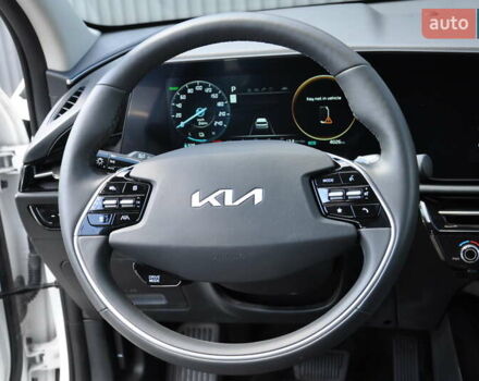 Білий Кіа Niro, об'ємом двигуна 0 л та пробігом 4 тис. км за 24500 $, фото 20 на Automoto.ua