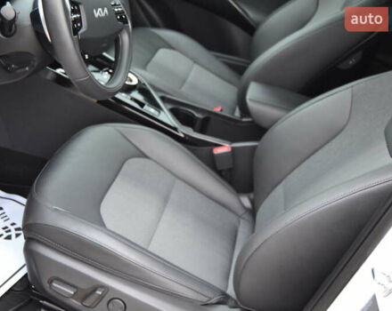 Белый Киа Niro, объемом двигателя 0 л и пробегом 33 тыс. км за 27999 $, фото 92 на Automoto.ua
