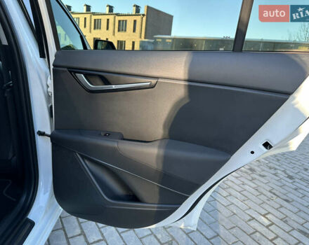 Білий Кіа Niro, об'ємом двигуна 0 л та пробігом 5 тис. км за 27980 $, фото 53 на Automoto.ua