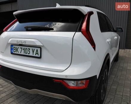 Білий Кіа Niro, об'ємом двигуна 0 л та пробігом 4 тис. км за 24500 $, фото 6 на Automoto.ua