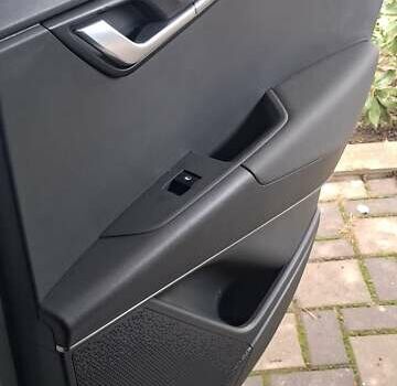 Білий Кіа Niro, об'ємом двигуна 0 л та пробігом 32 тис. км за 16500 $, фото 18 на Automoto.ua