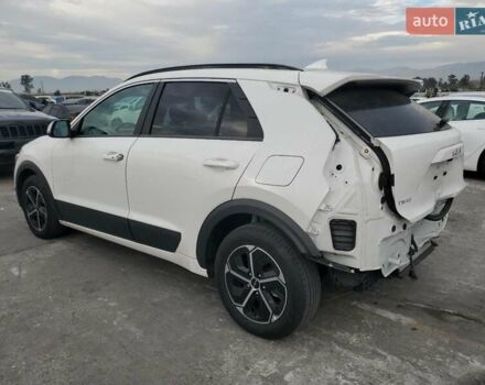 Белый Киа Niro, объемом двигателя 1.58 л и пробегом 37 тыс. км за 6000 $, фото 1 на Automoto.ua