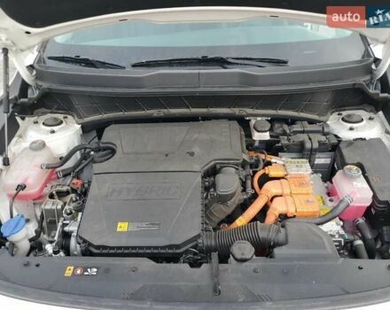 Белый Киа Niro, объемом двигателя 1.58 л и пробегом 37 тыс. км за 6000 $, фото 11 на Automoto.ua