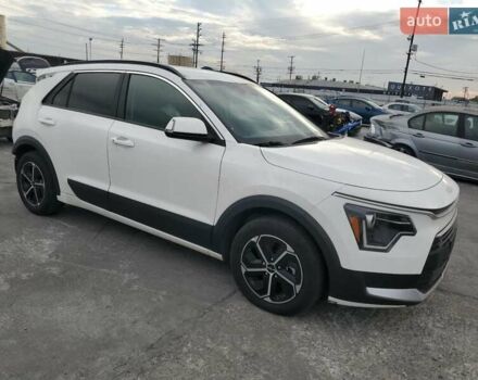 Белый Киа Niro, объемом двигателя 1.58 л и пробегом 37 тыс. км за 6000 $, фото 4 на Automoto.ua