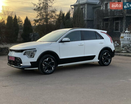 Белый Киа Niro, объемом двигателя 0 л и пробегом 9 тыс. км за 27800 $, фото 3 на Automoto.ua