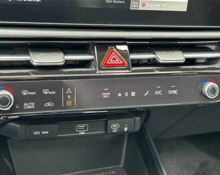 Белый Киа Niro, объемом двигателя 1.6 л и пробегом 6 тыс. км за 8800 $, фото 9 на Automoto.ua