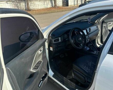 Белый Киа Niro, объемом двигателя 1.6 л и пробегом 120 тыс. км за 16000 $, фото 6 на Automoto.ua