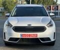 Белый Киа Niro, объемом двигателя 1.6 л и пробегом 102 тыс. км за 14999 $, фото 1 на Automoto.ua
