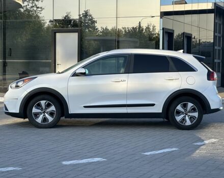 Белый Киа Niro, объемом двигателя 1.6 л и пробегом 102 тыс. км за 13800 $, фото 2 на Automoto.ua