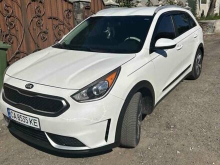 Кіа Niro 2016 у Звенигородка на Automoto.ua Білий Кіа Niro, об'ємом двигуна 1.58 л та пробігом 196 тис. км за 14500 $, фото 1 на Automoto.ua